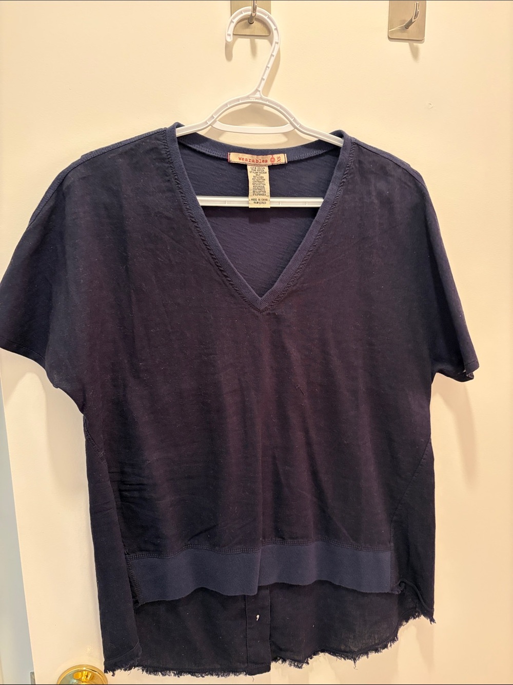 Wearables Linen Navy V-Neck Short Sleeve Top with Button Detail on Back. Size XS